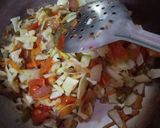 वेज फ्रेंकी रोल्स (veg frankie roll recipe in Hindi) रेसिपी चरण 7 फोटो