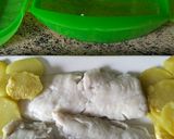 Foto del paso 4 de la receta: Filetes de merluza y patatas al vapor con picada