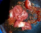 Foto langkah ke 4 dari resep Ikan Kembung Goreng Sambal Dadak.