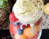 Une image de l'étape 6 de Glace vanille à la sorbetière🍇🥭🍓🍎🍋.