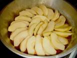 Foto del paso 2 de la receta Torta de manzana 🍎 invertida con 1 solo huevo