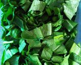 Foto langkah ke 1 dari resep Sayur tumis caisim / sawi hijau simpel.