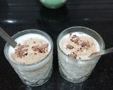 A picture of step 4 of Caffe Latte.