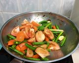 A picture of step 3 of Sugar Snap Pea And Carrot With Broccoli.