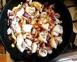 Foto del paso 3 de la receta: Chipirones encebollado con papa al pimentón. #delantaldorado