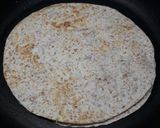 Foto del paso 4 de la receta Tortita de trigo integral a la sartén con salmón ahumado