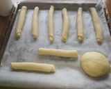 A picture of step 5 of خبز الهمبرجر و الصمون.