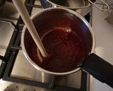 Málnás-csokis túrótorta hozzáadott cukor nélkül recept fázis 10 fotója