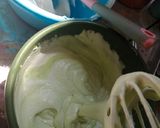 Foto langkah ke 4 dari resep Chiffon Pandan putih telur.