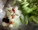 Foto langkah ke 3 dari resep Tumis Buncis Lada Putih.