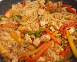 Foto del paso 8 de la receta: Noodles con pollo y gambas