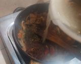 Foto langkah ke 3 dari resep Beef Curry Masala with Brocoli and Mushroom.