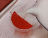Foto langkah ke 4 dari resep Puding Cup Merah Putih.