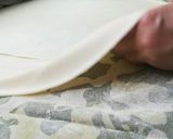 Foto del paso 4 de la receta: Masa filo (o masa de los 100 golpes)