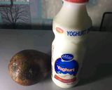 A picture of step 1 of Alvocado yoghurt.