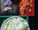Foto langkah ke 1 dari resep Sayur Sawi Putih Campur Bakso dan Wortel.