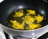 A picture of step 3 of Pakoray with fries.