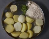 साबूदाना कटलेट (Sabudana cutlet recipe in Hindi) रेसिपी चरण 1 फोटो