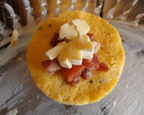 Foto del paso 2 de la receta: Tortas de polenta rellenas con queso Reblochon