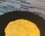 A picture of step 3 of Pizza papad.