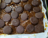 Foto del paso 2 de la receta: Cuadraditos de coco, dulce de leche y chocolate