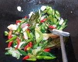 Foto langkah ke 2 dari resep 23. Oseng oncom kecap pedas.