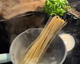 A picture of step 2 of 1 pot tomato pasta 🍝.