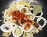 Foto del paso 3 de la receta: Calamares en salsa