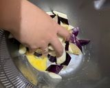 Foto langkah ke 2 dari resep Tumis Terong Saus Tiram.