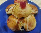 A picture of step 4 of Mini fruity jam pancakes.
