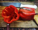 Foto del paso 1 de la receta: Morrón relleno en su salsa