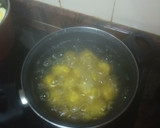 Foto del paso 1 de la receta: Pechuga frita con papas nuevas, verdura y mojo verde