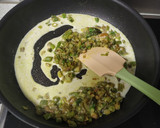 Foto del paso 1 de la receta: Champiñones rellenos de crema de espárragos y queso azul