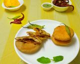 A picture of step 15 of Pyaz ki kachori.