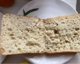 Foto del paso 2 de la receta: Bocadillo frío de fiambre de pollo, con allioli, tomate y rúcula