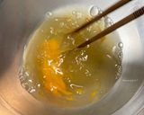 Foto del passaggio 3 della ricetta Budino salato con fungo e gamberetti "chawan mushi" (cucina giapponese🇯🇵😋)