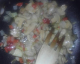 Foto del paso 2 de la receta: Revuelto de mar y montaña