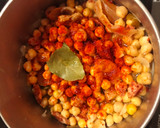 Foto del paso 6 de la receta: Garbanzos Ricos con vegetales de andar por casa