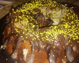 Foto del paso 8 de la receta: Budin banana split con ganache de chocolate blanco y negro