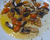 Foto del paso 3 de la receta: Ñoquis tricolor: cherry y hongos salteados
