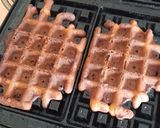 A picture of step 4 of Chocolat waffles.