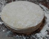 Foto del paso 1 de la receta: Masa filo hecha de tapas de empanada