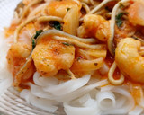 Foto del paso 6 de la receta: Noodles con gambas y angurinhas