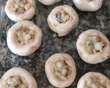 Foto del paso 4 de la receta: Champiñones rellenos de gambas y queso gorgonzola