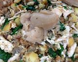 A picture of step 4 of My Stirfry leftover Turkey,Roast Potatoes,stuffing and Spinach🤩.