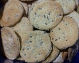 Foto del paso 4 de la receta: Galletitas al agua con semillas