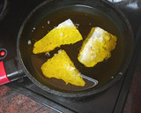 Foto del paso 2 de la receta: Merluza rebozada al limón con papas cocidas, mojo y huevo duro