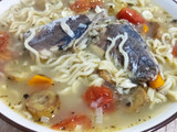 Sopa instantánea con Jurel