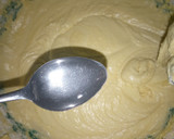 A picture of step 4 of Zebra cake.