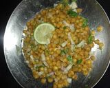 A picture of step 3 of American crispy corn chat.